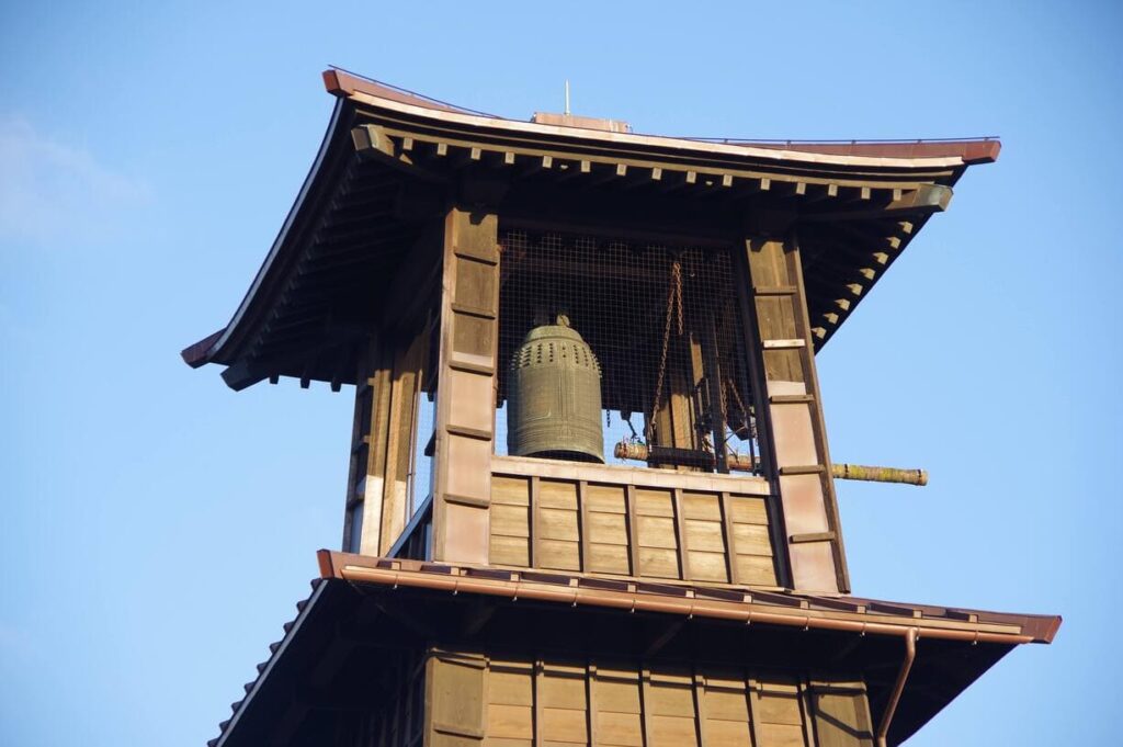 川越No.1観光名所「時の鐘」の見どころや魅力とは?歴史やアクセス情報をご紹介|川越観光やグルメ情報満載!