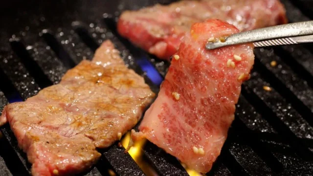 人気メニュー「肉通カルビ」