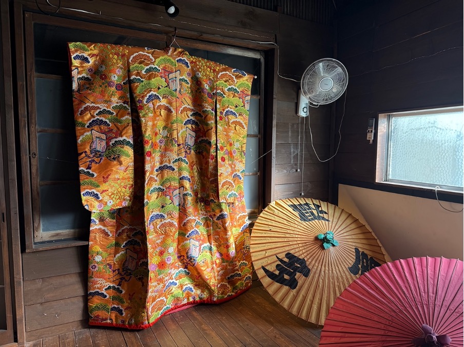 縁側・ちゃぶ台 お着物や 川越