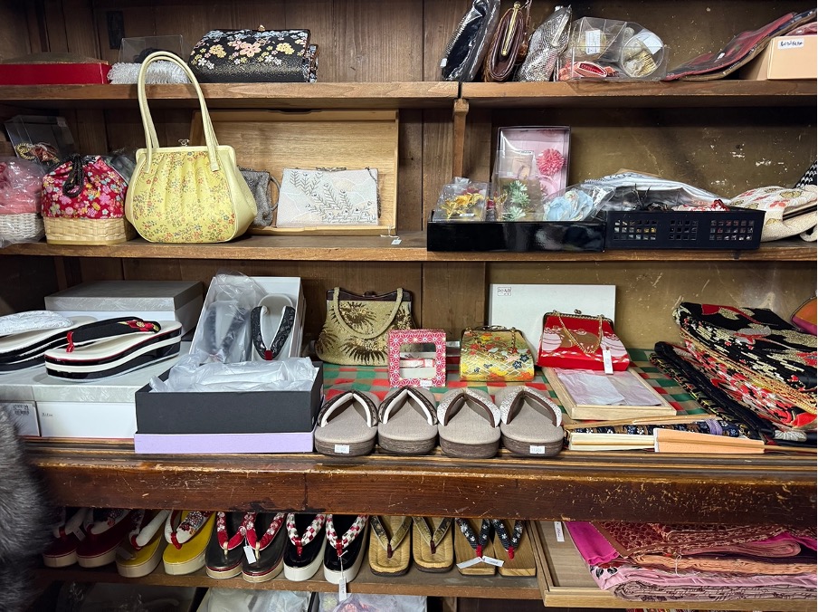 縁側・ちゃぶ台 お着物や 川越